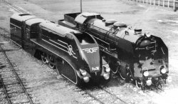 Locomotives_Pm36_and_Pt31.jpg