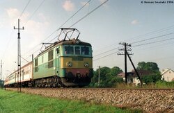 1996.08.11. - szlak Stary Sącz - Barcice - ET21-377 z poc. 66121 rel. Kraków Gł. - Krynica,...jpg