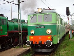 2003.05.03. - Wrocław Gł. - ET21-331 z poc. os., fot. Marcin Pudełko (TWB).jpg