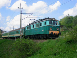 2005.05.27. - Krynica - ET21-345 z poc. służbowym nr 044111 rel. Krynica - Powroźnik, czyli...jpg