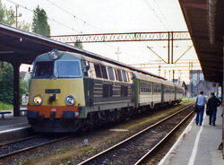 1999.05.29. - Elbląg - ''Fiat'' SU45-207 z poc. os. nr 91127 rel. Elbląg - Braniewo, fot. Ja...jpg