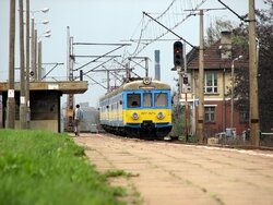 2006.05.02. - Lisewo - EN57-XXX oraz EN57-947 jako poc. os. nr 91438 rel. Elbląg - Gdynia Gł...jpg