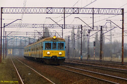 2009.03.05. - Gdańsk Wrzeszcz - EN57-947 wraz z EN57-931 jako poc. os. nr 91330 rel. Gdynia G...jpg