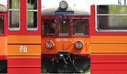 2006-06-11 - Katowice - EN57-990 na torach postojowych lokomotywowni w Katowicach.jpg