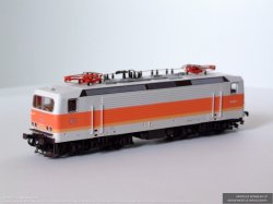 BR_143_094-1_Roco-63558_ 04.jpg