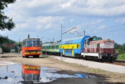 2012.07.01. - Gdańsk Orunia - SM42-221 z poc. REGIO ''Tur'' nr 77432 rel. Hel - Chojnice.jpg