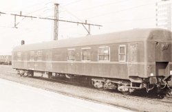 Neg. 110_Wagon pocztowy na stacji Warszawa Głów.jpg