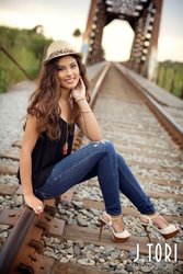 0c9c4a67401d28c4a6973e22d1b1cdde.jpg