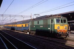 1992.05.24. - Rybnik - ET21-098 z poc. os. rel. Katowice - Racibórz.jpg