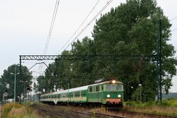 2005.08.17. - Wrocław Zach. - ET21-331 z poc. os. nr 219, fot. ''Szymek'' (TWB).jpg