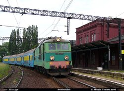 2006.06.10. - Świebodzice - ET21-350 z poc. os. nr 218 rel. Jelenia Góra - Wrocław Gł., fo...jpg