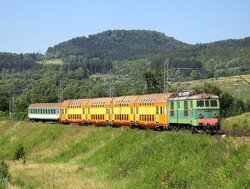 2006.07.03. - szlak Wałbrzych Fabryczny - Wałbrzych Miasto - ET21-350 z poc. os. Jelenia Gó...jpg