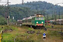 2006.09.03. - Wałbrzych Gł. - ET21-604 z ostatnim w tym sezonie poc. posp. ''Śnieżka'' nr ...jpg