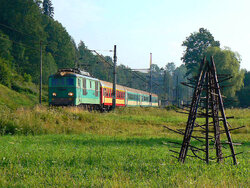 2007.07.14. - Biały Dunajec - ET21-351 z opóź. blisko godz. poc. posp. nr 33515 rel. Wrocł...jpg