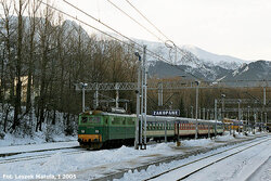 2005.01.08. - Zakopane - ET21-98 ze skł. popsutych wag. jako dodatkowy poc. do Krakowa Płasz...jpg