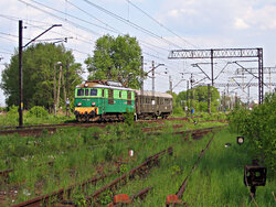 2006.05.11. - Kraków Płaszów - ET21-469 z poc. służbowym nr 9942 rel. Kraków Nowa Huta -...jpg