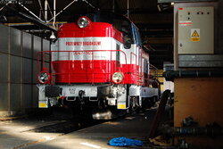 2008.08.23. - Wrocław Gł. - ''Strażak'' SU42-502 na terenie lokomotywowni, fot. Michał Fib...jpg