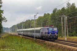 2018.09.15. - Pomiechówek, szlak Nasielsk - Modlin - EP09-021 z poc. EIC ''Sobieski'' nr 5400...jpg