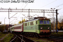 2004.10.24. - Wrocław Gł. - ET21-386 wjeżdża na stację z poc. os. (dalej posp.) rel. Jele...jpg